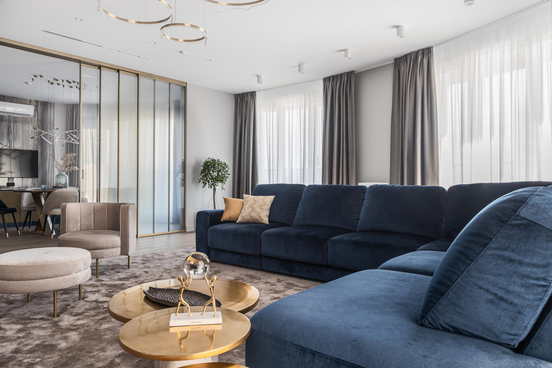 Стильний мінімалізм 2026 Сучасний ремонт квартири 2026: елегантний мінімалізм у світлих тонах та функціональний простір.