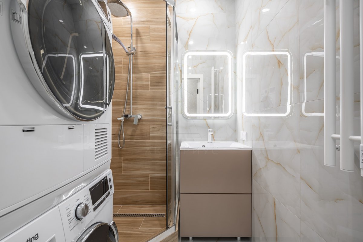 Ескіз дизайну Ескіз дизайну інтер'єру: деталізований план кімнати з розстановкою меблів.