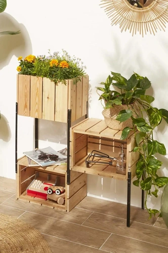 Зберігання на балконі Приклад організації зберігання на балконі з використанням полиць та ящиків.